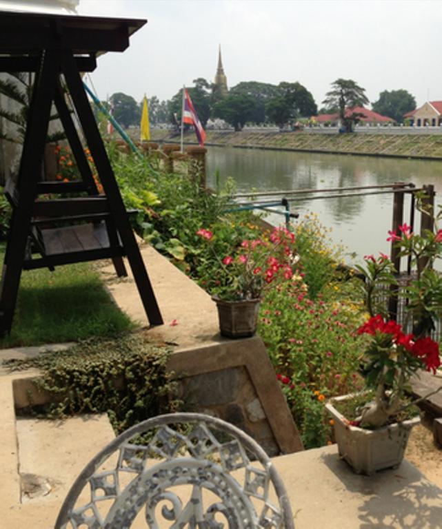 Ayothaya Riverside House Ayutthaya Bagian luar foto