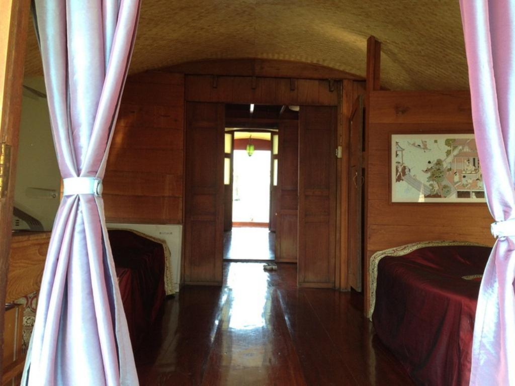 Ayothaya Riverside House Ayutthaya Ruang foto